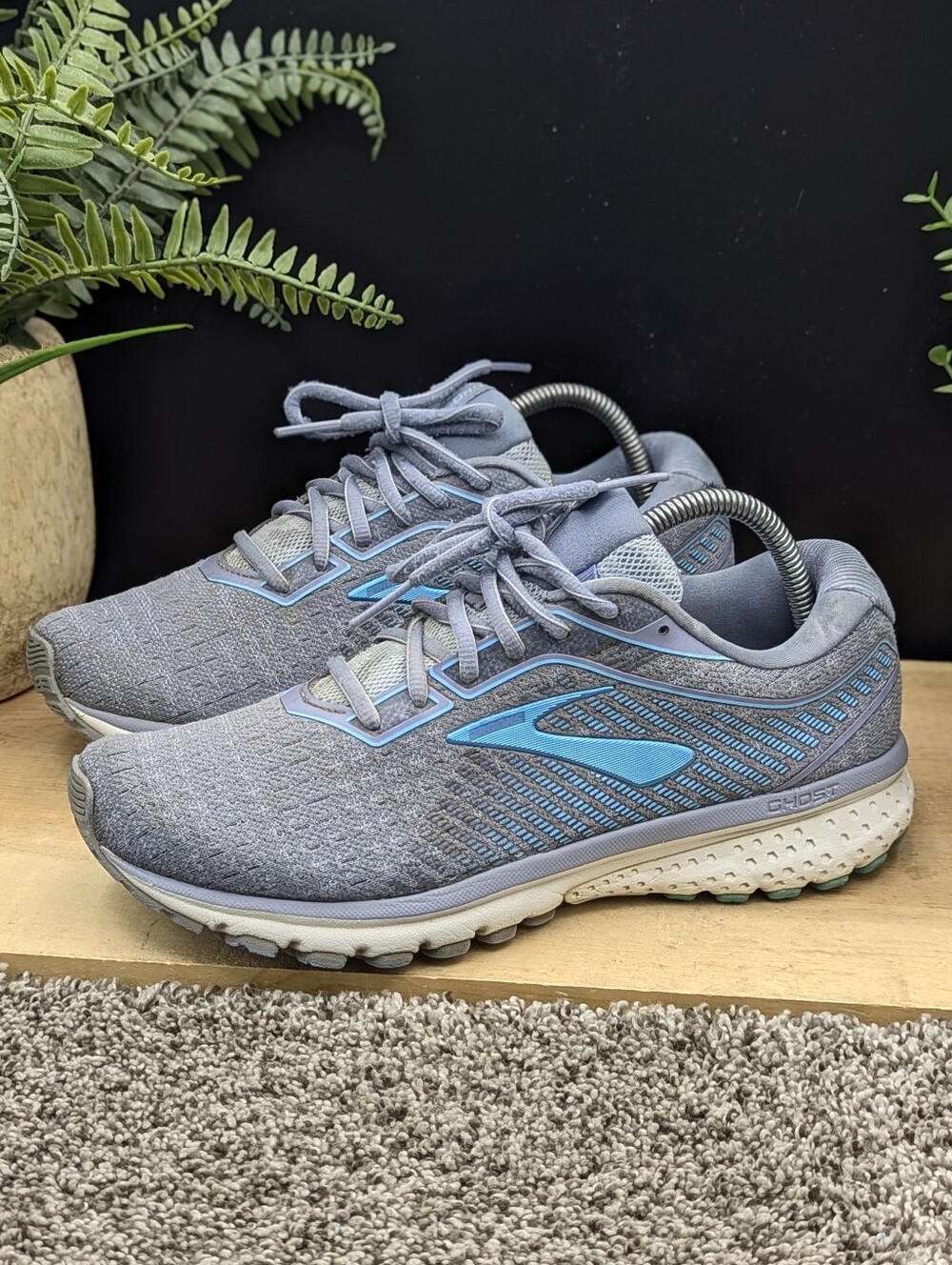 Brooks Ghost 12 Women's Size 9.5 Running Walking Shoes Casual Gym Walking